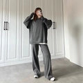 Ensemble en maille gris foncé avec pull ample à col rond et pantalon large - S / Gris