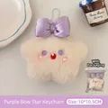 Llavero de estrella de felpa blanca con lazo de satén morado y perla para mochilas - Llavero de Estrella con Lazo Morado
