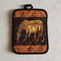 Brown horse pattern thick cotton oven mat with ethnic style border and hanging loop - Letter Horse