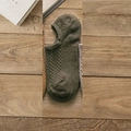 Klassische olivgrüne Baumwollsocken für Herren mit Zopfmuster und tiefem Schnitt - Zopfmuster Armeegrün