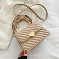 Beige gesteppte PU-Leder Handtasche mit herzförmigem Goldverschluss und Raffgriff - Khaki