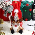 Funda de terciopelo rojo para botella de vino con gnomo navideño y astas doradas - Bolsa de Botella de Vino de Reno