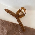 Grande pinza per capelli in resina ambra tartarugata con finitura lucida e molla in metallo - Incrocio Jelly 13cm Ambra