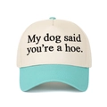 Détail de la broderie 'My Dog Said You're a Hoe' sur une casquette bicolore - Réglable / Crème/Vert Menthe