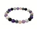 Bracciale anti-ansia con ametista, quarzo rosa e howlite bianca su sfondo bianco - Set Multi-pietra per Alleviare l'Ansia