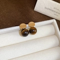 Macro detail of 18k gold plated stud earrings with polished brown tiger eye gemstones - Round Metal Plate Tiger Eye Pendant Style (1# Silver Needle-Gold-Coffee)
