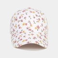 Detailansicht einer weißen Blumen-Baseballkappe mit rosa und gelben Blüten und Knopf oben - Verstellbar / Weiß