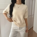 Women's beige short sleeve knit sweater with ribbed hem paired with white jeans - S / Camel