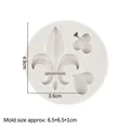 Molde de silicona blanca para fondant con flores de lis y corazones 6,5x6,5x1cm - 2# (Flor de lis/Trébol/Corazón) / Gris