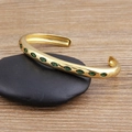 18k vergulde verstelbare C-vormige open armband met marquise-geslepen groene zirkonia - Groen