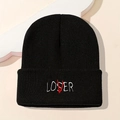 Berretto classico in maglia nera con ricamo LOVER su uno sfondo minimalista - Taglia unica / Nero