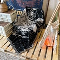 Coperta bohémien in cotone con fasi lunari e bordi con frange di alta qualità - 130x160cm / Falena Mistica Bianco e Nero