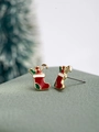 Boucles d'oreilles chaussettes de Noël en émail rouge et vert avec finition dorée - Clou d'Oreille Émail / Chaussette de Noël Rouge