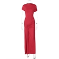 Elegantes rotes figurbetontes Maxikleid mit kurzen Ärmeln und Taillenraffung - S / Rot