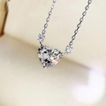 Elegante collana con ciondolo a cuore in argento con zircone bianco brillante in macro - Forma di Cuore Strass Bianco (Con Catena) / Bianco