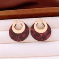 Retro style earrings with gold striped metal and burgundy marble resin in a jewelry box - Red Marble Pattern Ear Buckle (76#)
