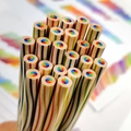 Lápiz de colores arcoíris con núcleo degradado y cuerpo de madera con espirales de colores - Sin afilar / Curva multicolor