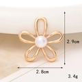 Detalle de accesorio flor de perla de 2,9cm con dimensiones y peso profesionales - D1816 Flor de Perlas de Cinco Pétalos Dorada