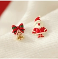 Detailed macro view of asymmetric Christmas earrings with Santa and ribbon bell design - Gold (925 Sterling Silver Earring Post) / 53# Asymmetric Santa Claus Bell