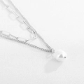 Collar de doble capa plateado con colgante de perla blanca y eslabones rectangulares - Color Acero