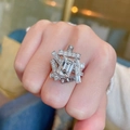 Bague moderne à grappes de diamants taille baguette géométrique en serti argent poli - US 7 / Or blanc