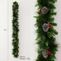 2m Weihnachtsguirlande mit künstlichen Tannennadeln, Tannenzapfen und roten Beeren - 2M PE-Blatt Kiefernzapfen Girlande