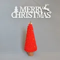 Mini sapin de Noël en pompons de feutre rouge avec étoile dorée et base en bois naturel - Rouge