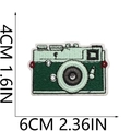 Vista dettagliata della toppa ricamata fotocamera verde 6x4 cm con dimensioni - Macchina Fotografica Vintage