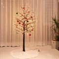 Árbol de Navidad de 1,5m con 36 bolas rojo-verdes y falda de felpa blanca - Árbol de Luces de Colores de 1,5m