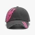 Casquette de baseball gris foncé avec imprimé graffiti rose VIBRA et bords usés - gris foncé