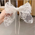 Pince à cheveux nœud en dentelle blanche avec broderie florale et perles pendantes - Barrette Nœud Dentelle Blanc avec Gland Perle
