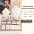 Ensemble de présentoirs à bijoux champagne et blanc avec texture brossée pour bagues et colliers - Ensemble d'Exposition de Bijoux B5 (Blanc & Champagne)