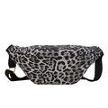 Marsupio alla moda in PU leopardato nero e grigio con tracolla regolabile e fibbie metallo - Nero & Bianco