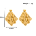 Boucles d'oreilles en acier titane doré aux formes d'éventail et texture de métal martelé - ER-1559/Géométrique Irrégulier Martelée / Doré