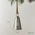 Vintage Metall-Weihnachtsglocke mit Schneeflocken und rustikaler Juteschnur zum Aufhängen - Schneeflocke Glocke