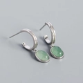 Minimalistische S925 zilveren C-oorbellen met ovale groene aventurijn edelsteen - 925 zilver / Witgoud
