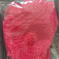 Pink exfoliating bath gloves made of scrubbing fiber in a clear polybag - 6 Pcs Set / Red