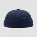 Détail du bonnet miki bleu marine pour enfants avec coutures à six pans et bouton - 52cm (2-5 Ans) / Bleu marine