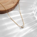 Collana minimalista in titanio placcato oro 18K con ciondolo in zircone a sei griffe tondo - Oro
