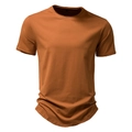 Detailansicht des Baumwoll-T-Shirts mit Rundhalsausschnitt und geschwungenem Saum in Karamell - M / Erdgelb