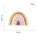Dettaglio della toppa ricamata arcobaleno colorata con dimensioni 4,3x6 cm e peso di 1,9 g - Toppa Ricamata Arcobaleno