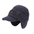 Dunkelgraue Strickmütze mit Ohrenklappen, warmem Plüschfutter und Leder-Logo-Patch - Grau