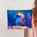 Détail d'une trousse à maquillage en toile imprimée hippocampe avec fermeture éclair - Style Hippocampe Dégradé (jiaying0078)