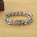 Vista macro detallada de la pulsera de eslabones de acero inoxidable plata antigua con grabados - 21cm / Plata Antigua (KB170062-KJX)