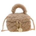 Sac bandoulière matelassé en peluche avec chaîne dorée et pendentif camélia chic - Kaki
