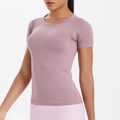 T-shirt sportiva da donna rosa polvere, vestibilità slim, tessuto traspirante per yoga - Rosa Crepuscolo