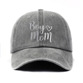 Graue gewaschene Baumwoll-Basecap mit Boy Mom Stickerei und Herz-Detail für Damen - Verstellbar / Grau