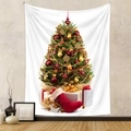 Dettaglio dell'arazzo natalizio con albero decorato e scatole regalo festive - 73X95 CM (Esportazione Spazzolato) / Albero con Palline Rosse e Oro (GT100562)