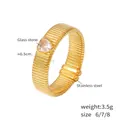 Vintage-Ring aus Edelstahl mit 18k Goldbeschichtung und klarem herzförmigem Glasstein - Gold/Weiß