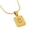 Collar de cadena de serpiente en titanio de 18K con colgante cuadrado esmerilado letra C - Letra C / Dorado